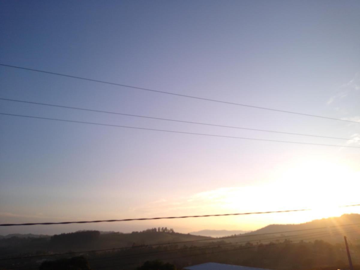 Paraiso Em Serra Negra Lindoia Com Linda Paisagem 외부 사진